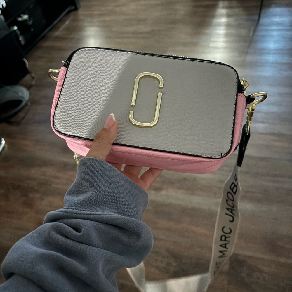 MARC JACOBS 
ONLY WORN ONCE